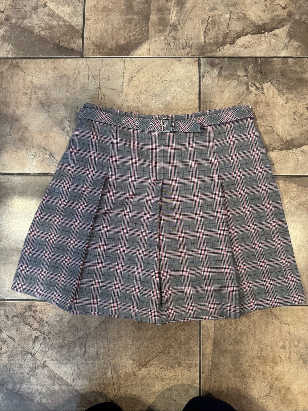 Izod Pink & Gray Plaid Pleated Mini Skirt with Belt golf or tennis skirt